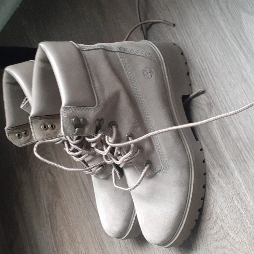 Timberland Women's Combat Boots in Taupe